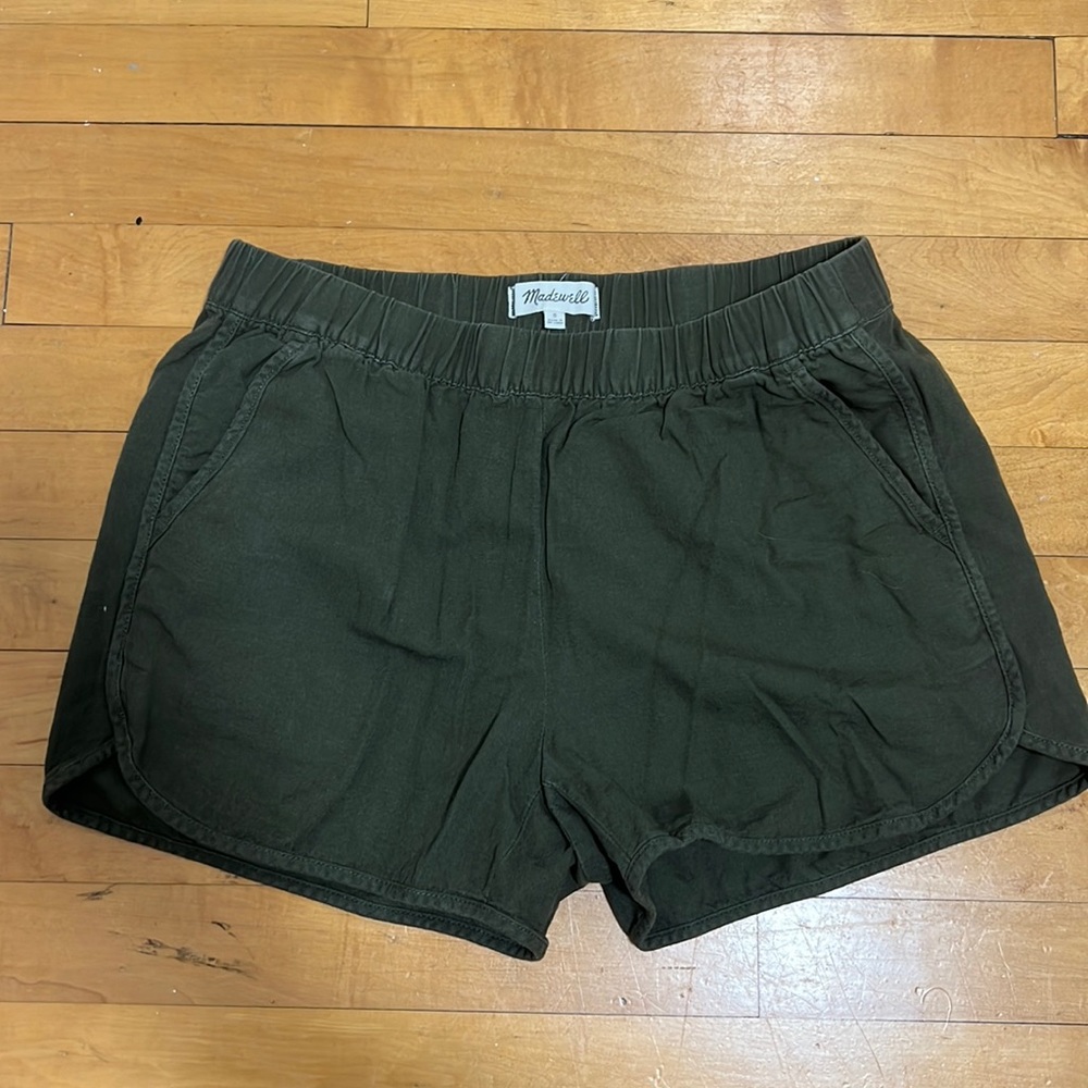 Madewell olive green shorts with pockets